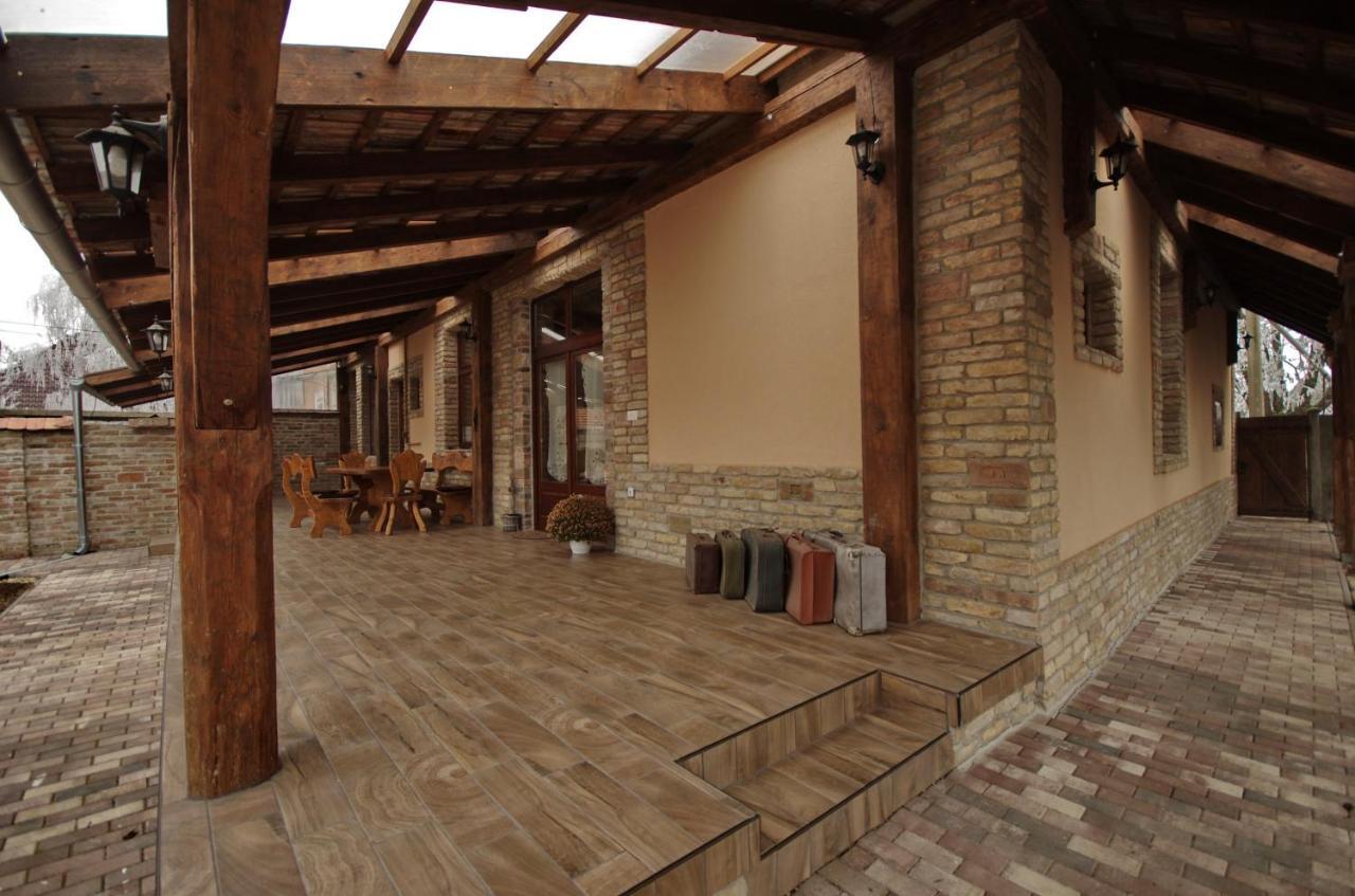 Villa Rusztika غيولا المظهر الخارجي الصورة